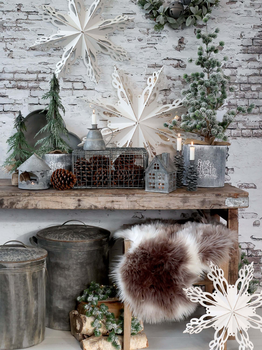 Antique White Snowflake Wall Decoration