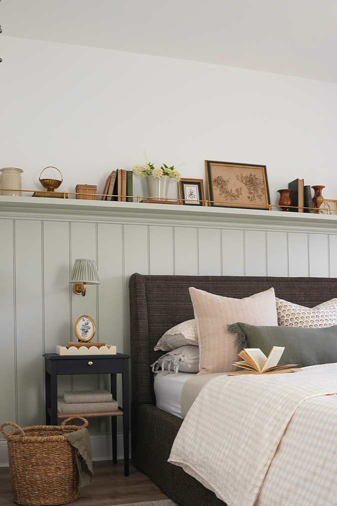 Cotswold Green Satin Paint on bedroom woodwork