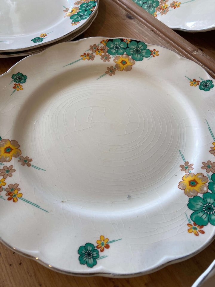 Art Deco 1930s Grindley Cream Petal Dinnerware